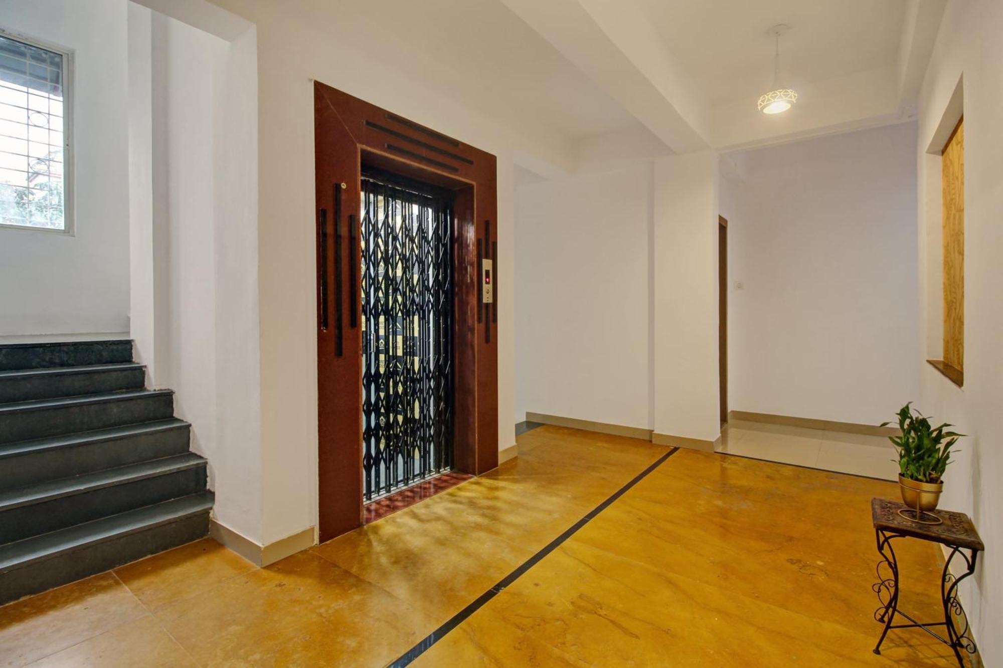 Super Collection O Grey House Hotel Pune Exterior photo